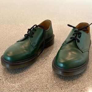 DR MARTEN Dark Green Leather. Worn once. Size EUR41